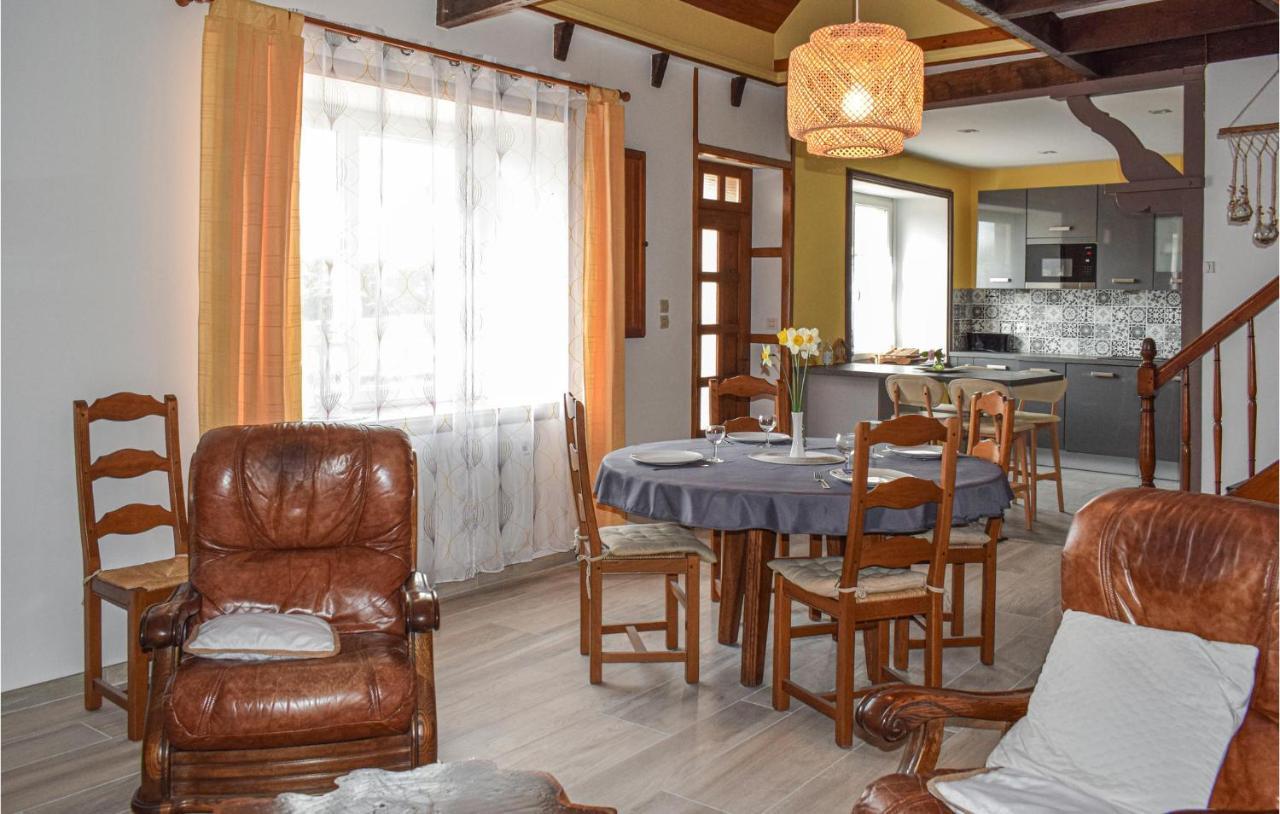 Nice Home In Plehedel With Wifi ภายนอก รูปภาพ